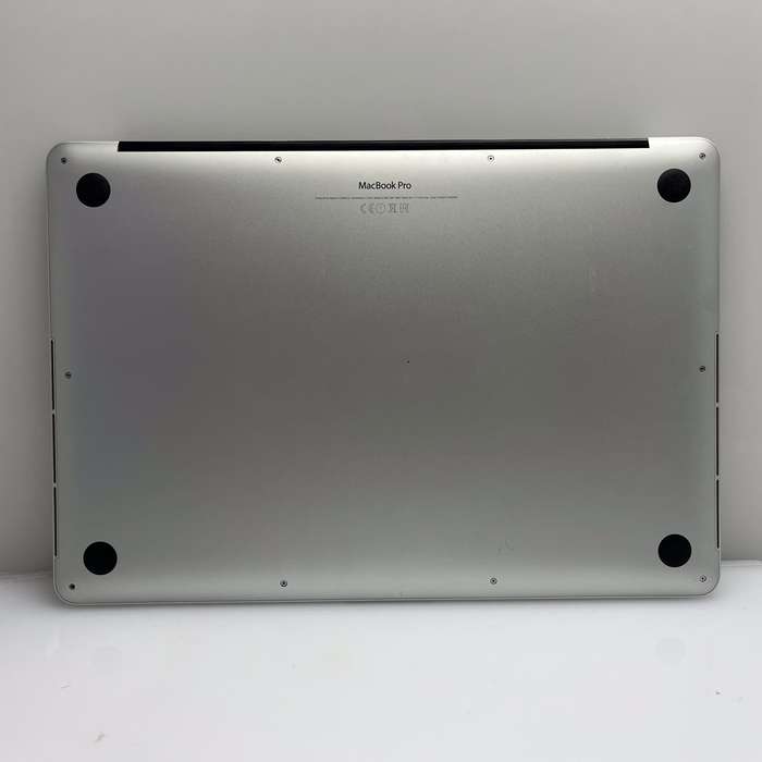 MacBook Pro Core i7 2.5 GHz 15 (Mid-2015) 16GB RAM 256GB SSD Silver