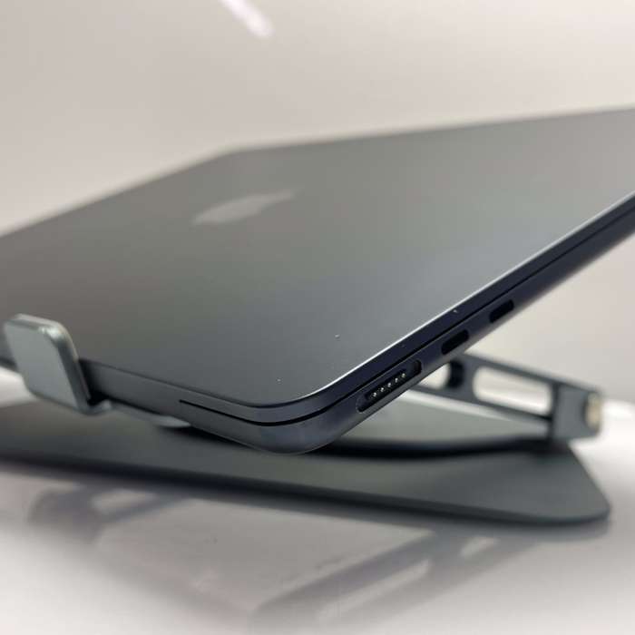 MacBook Air M2 8CPU/8GPU (2022) 13-Inch 8GB RAM 256GB SSD Midnight (12 Month Warranty)
