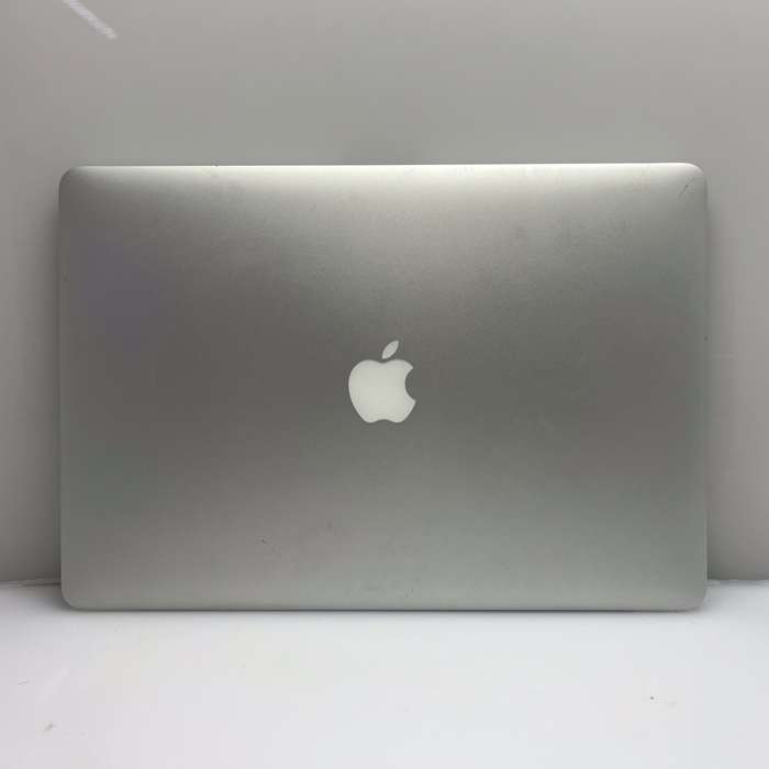 MacBook Pro Core i7 2.5 GHz 15 (Mid-2015) 16GB RAM 256GB SSD Silver