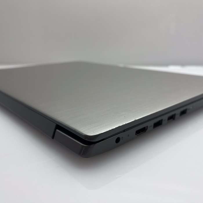 Lenovo IdeaPad 3 15IGL05 "Celeron" 4GB RAM 1TB (SATA) SSD Silver - Cracked Casing