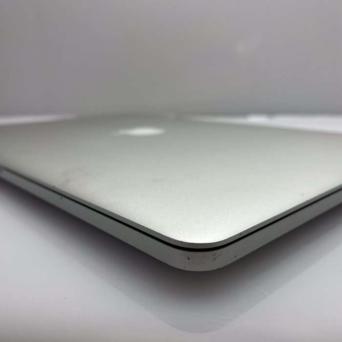 MacBook Pro Core i7 2.5 GHz 15 (Mid-2015) 16GB RAM 256GB SSD Silver