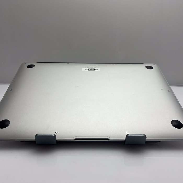 Apple MacBook Air 13-Inch Core i5  (2017) 8GB RAM 256GB SSD  Silver (3 Month Warranty)