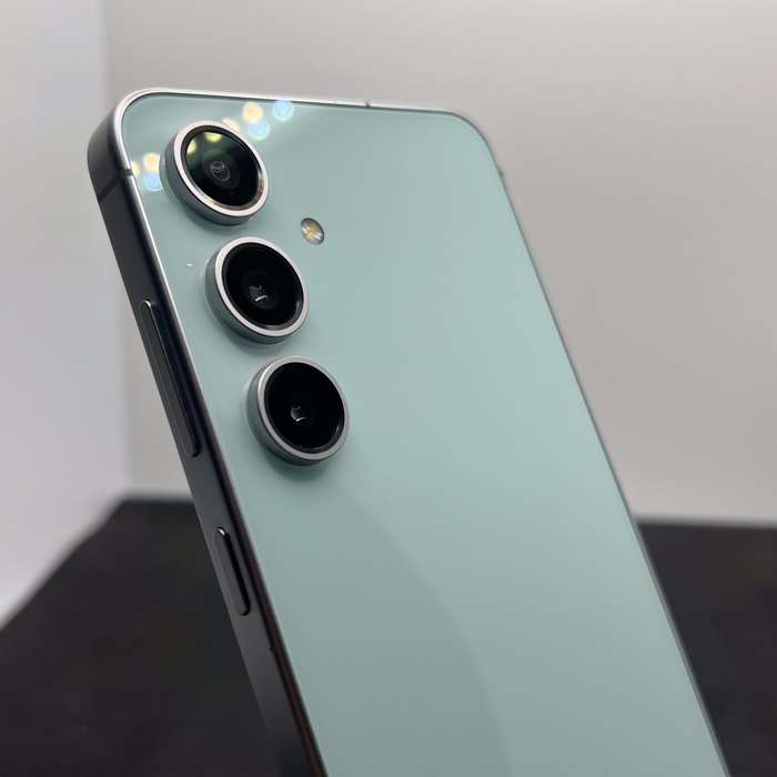Samsung Galaxy S24 FE 256GB Mint Green (12 Month Warranty)