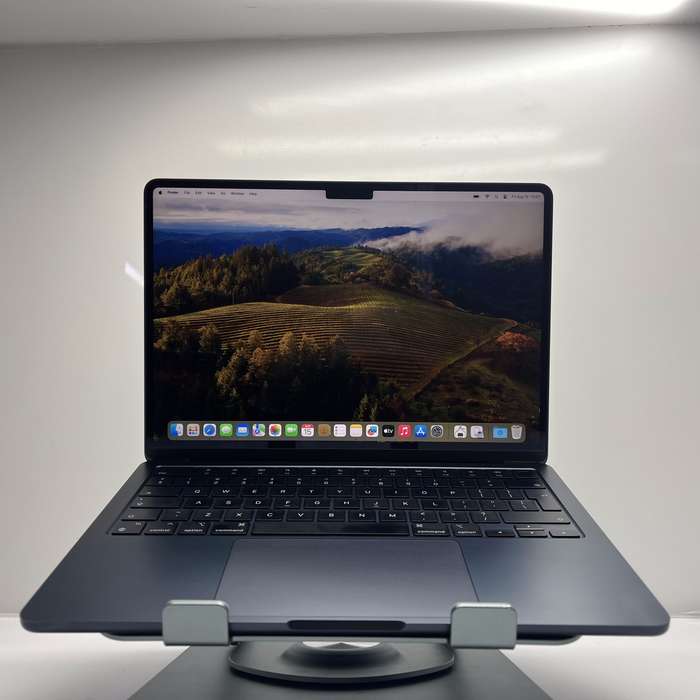 MacBook Air M2 8CPU/8GPU (2022) 13-Inch 8GB RAM 256GB SSD Midnight (12 Month Warranty)