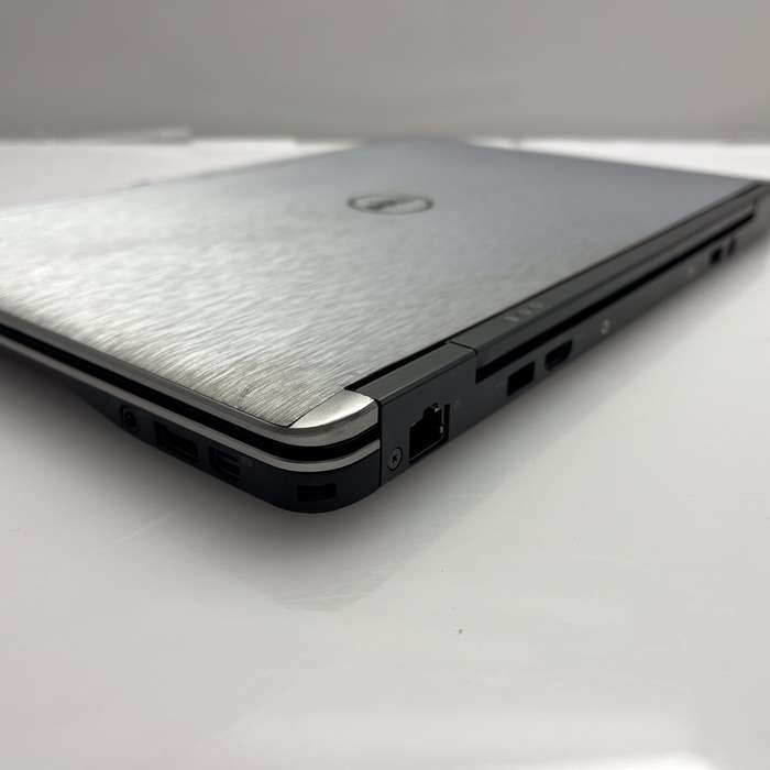 Dell Latitude E7240 "Core i7"  16GB RAM 256GB SSD (SATA) Silver - Faulty Battery | Damaged Power ...