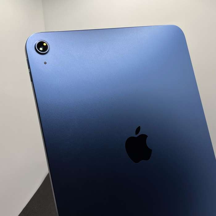iPad 10.9-Inch 10th Gen 64GB (Wifi only) Blue (6 Month Warranty)