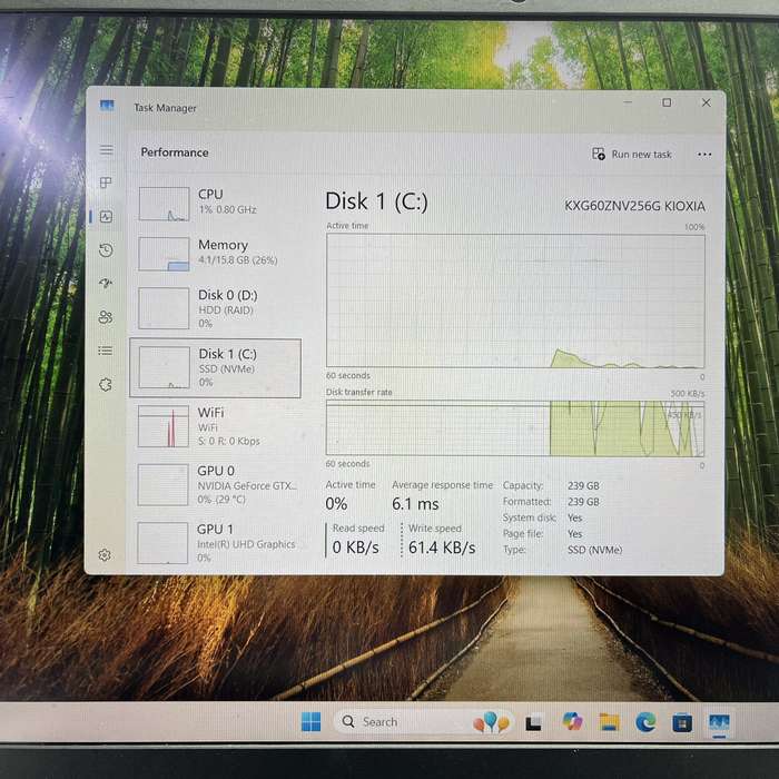 HP Pavillion 15-dk1000ni 16GB RAM 1TB HDD Black - Damaged Hinge Cover