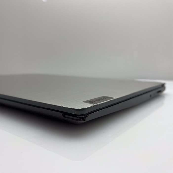 Lenovo IdeaPad 3 15IGL05 "Celeron" 4GB RAM 1TB (SATA) SSD Silver - Cracked Casing