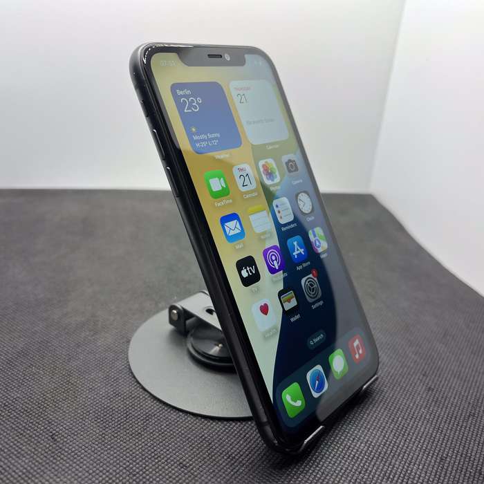 Apple iPhone 11 64GB Black (6 Month Warranty)