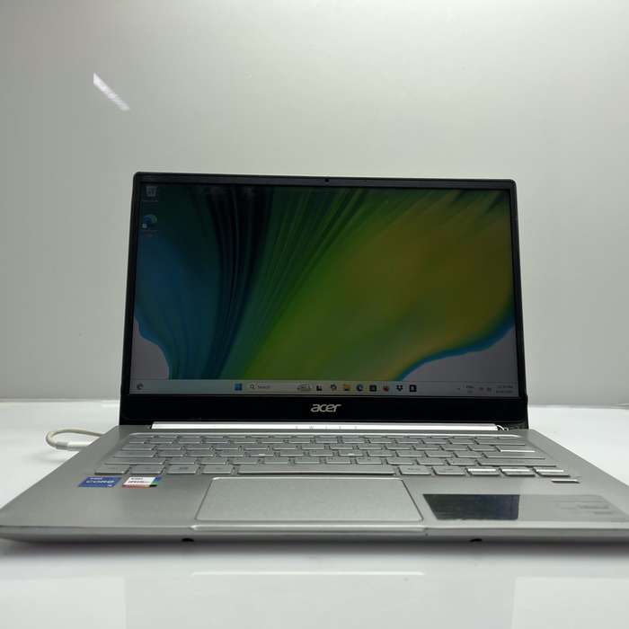 Acer Swift SF314-59 8GB RAM 512GB NVME SSD Silver - Hinge Damage