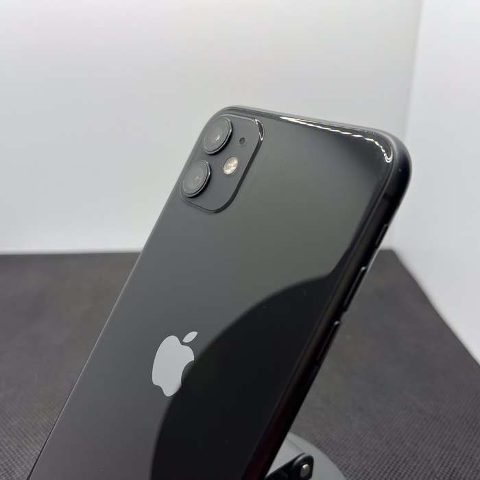Apple iPhone 11 64GB Black (6 Month Warranty)