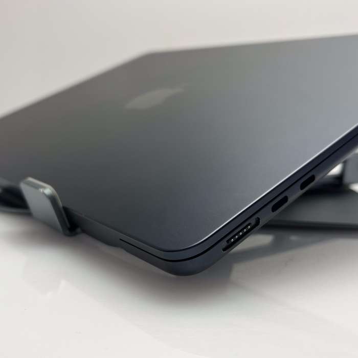MacBook Air M2 8CPU/8GPU (2022) 13-Inch 8GB RAM 256GB SSD Midnight (12 Month Warranty)