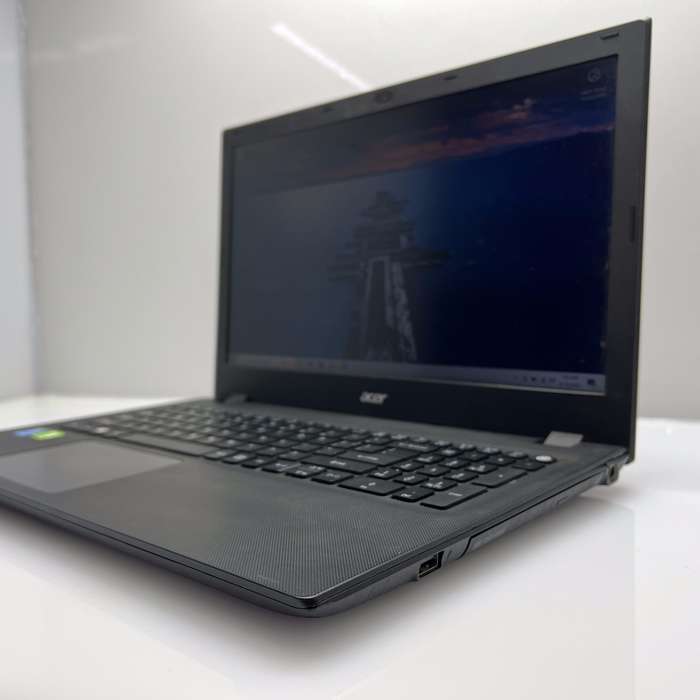 Acer Extensa 2511 8GB RAM 2656GB SSD Black - Hinge damage | Faulty Battery
