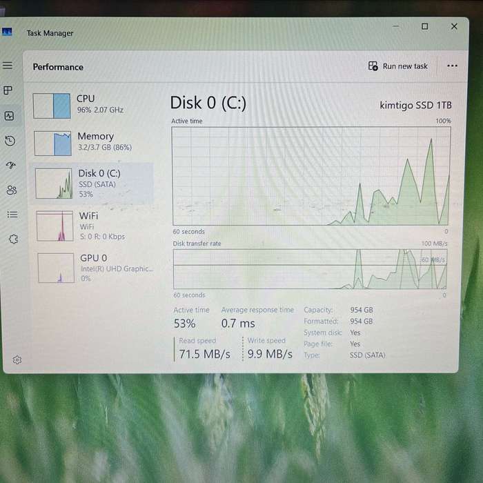Lenovo IdeaPad 3 15IGL05 "Celeron" 4GB RAM 1TB (SATA) SSD Silver - Cracked Casing