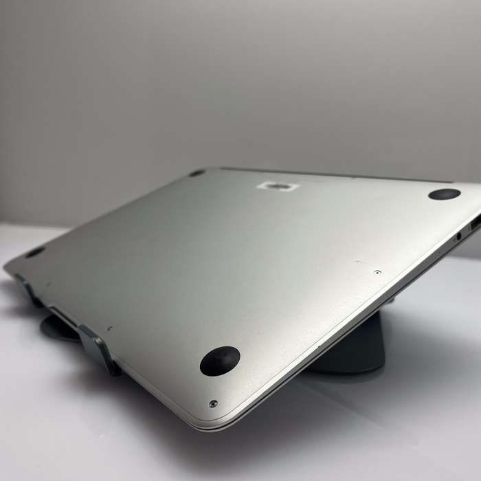 Apple MacBook Air 13-Inch Core i5  (2017) 8GB RAM 256GB SSD  Silver (3 Month Warranty)