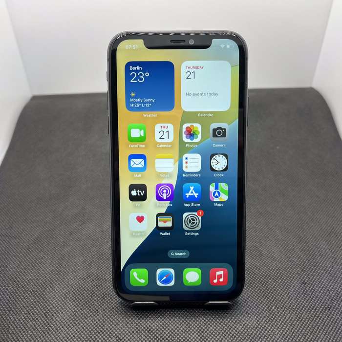 Apple iPhone 11 64GB Black (6 Month Warranty)