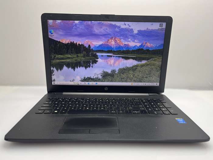 HP 15-BS100NI "Core i3" 8GB RAM 1TB HDD Black - Screen Damage