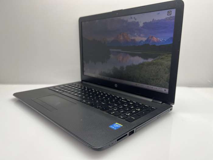 HP 15-BS100NI "Core i3" 8GB RAM 1TB HDD Black - Screen Damage