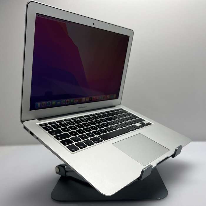 Apple Macbook Air "Core i5" 1.6 GHz 13" Inch (Early 2015) Silver -  Damaged Hinge