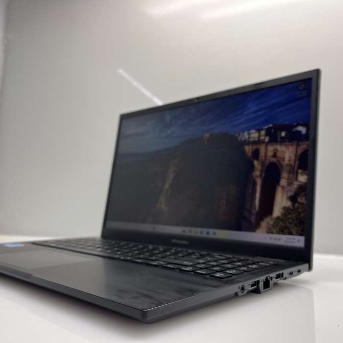 Asus B1502CG "Core i3" 8GB RAM 256GB SSD Black - Dead Pixels
