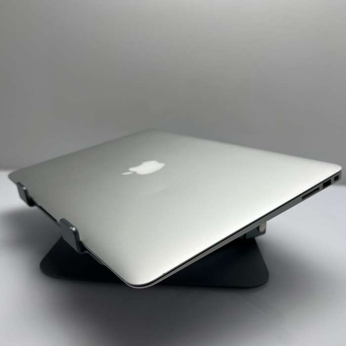 Apple Macbook Air "Core i5" 1.6 GHz 13" Inch (Early 2015) Silver -  Damaged Hinge