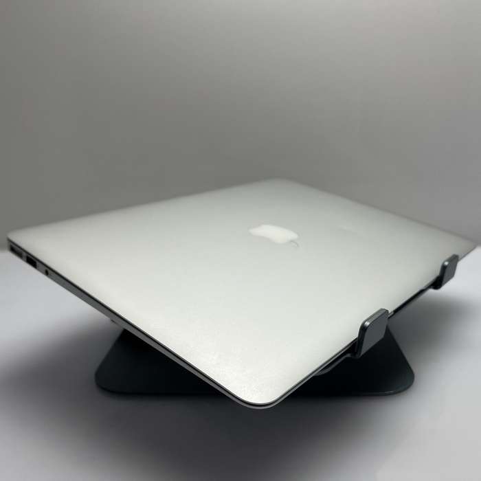 Apple Macbook Air "Core i5" 1.6 GHz 13" Inch (Early 2015) Silver -  Damaged Hinge