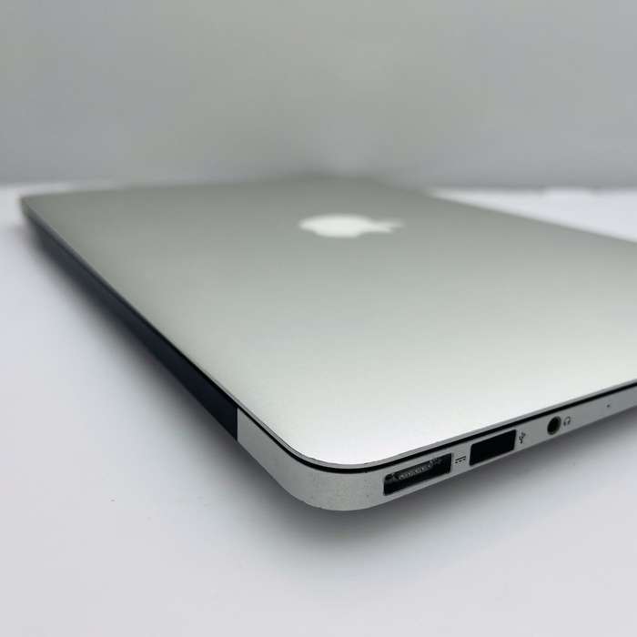 Apple MacBook Air 13-Inch Core i5 1.8GHz (2017) 8GB RAM 256GB SSD Silver (3 Month Warranty)...