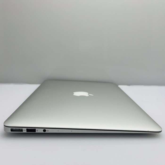 Apple MacBook Air 13-Inch Core i5 1.8GHz (2017) 8GB RAM 256GB SSD Silver (3 Month Warranty)...