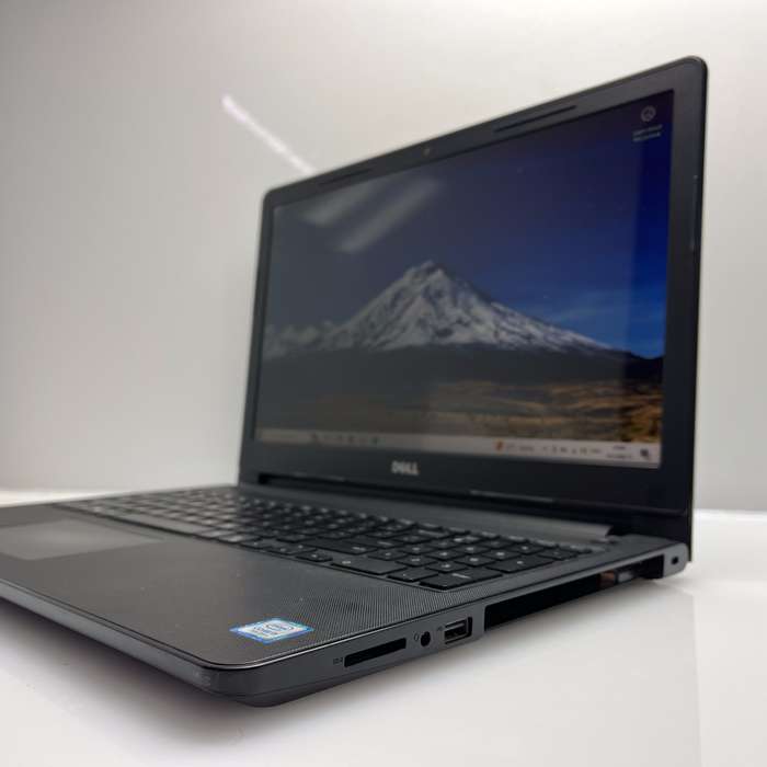 Dell Inspiron 15 "Core i5" 8GBB RAM 256GB SSD Black - No Disk Drive | No Camera