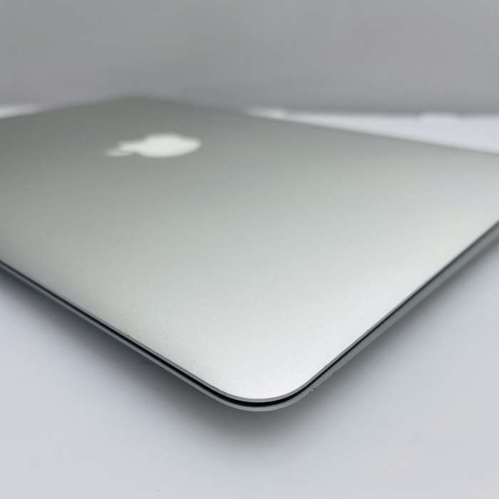 Apple MacBook Air 13-Inch Core i5 1.8GHz (2017) 8GB RAM 256GB SSD Silver (3 Month Warranty)...