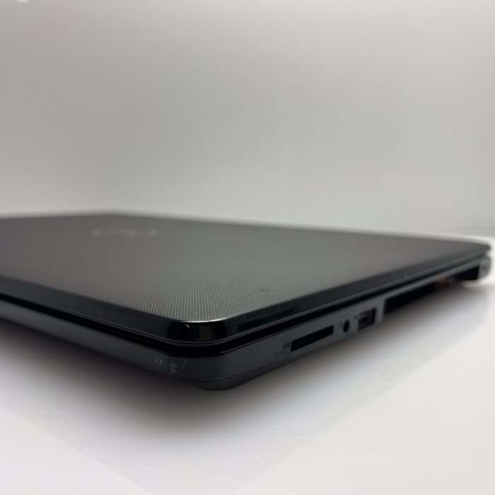 Dell Inspiron 15 "Core i5" 8GBB RAM 256GB SSD Black - No Disk Drive | No Camera