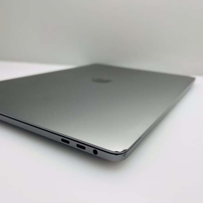 Apple MacBook Pro 15-Inch Core i7 2.6 GHz (Touch/2018) 16GB RAM 256GB SSD Space Grey (6 Mon...