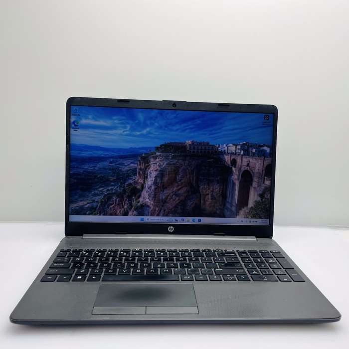 HP 255 G8 Ryzen 3 16GB RAM 256GB SSD NVMe Black - Cracked Casing