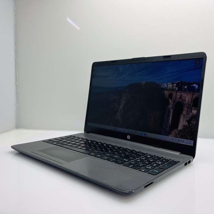 HP 255 G8 Ryzen 3 16GB RAM 256GB SSD NVMe Black - Cracked Casing