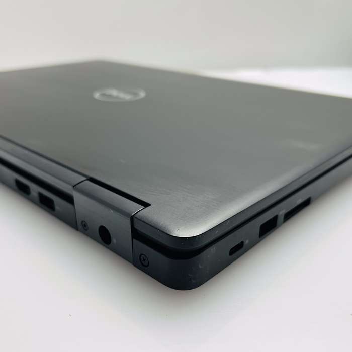 Dell Latitude 5580 7th Gen "Core i7" 2.80GHz 8GB RAM and 500GB HDD Black