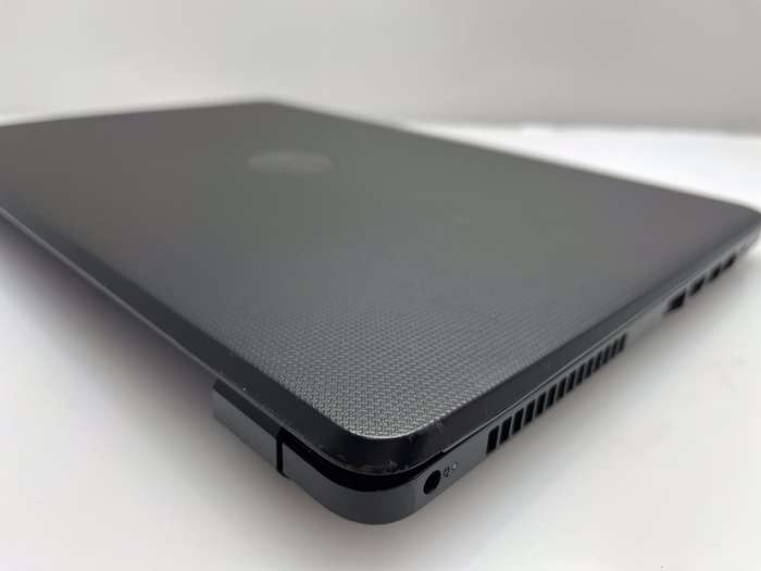 HP 15-bs150ni 5th Gen "Core i3" 2.00GHz 4GB RAM 128GB SSD Black - No Battery And Damaged Hinge