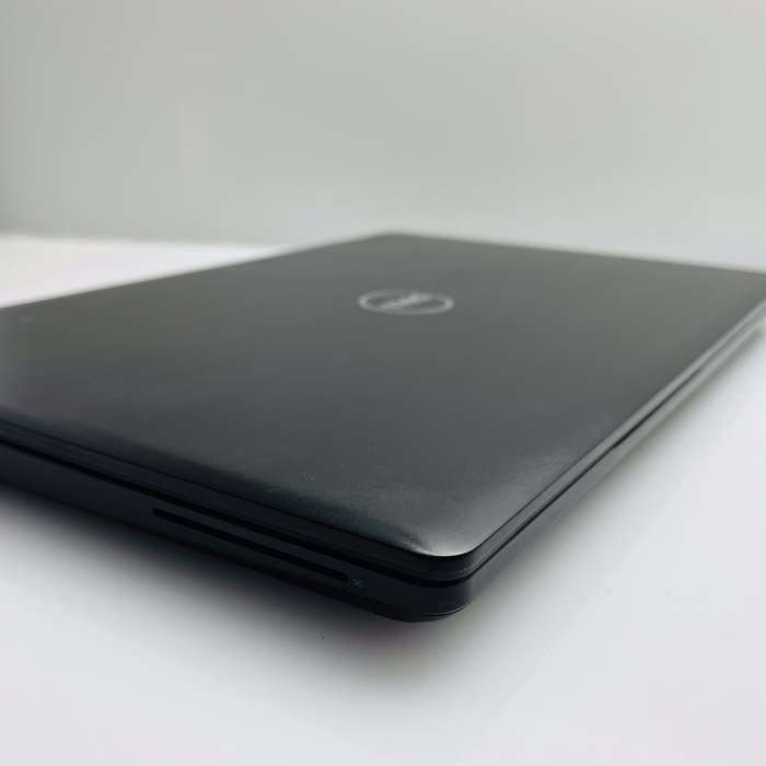 Dell Latitude 5580 7th Gen "Core i7" 2.80GHz 8GB RAM and 500GB HDD Black