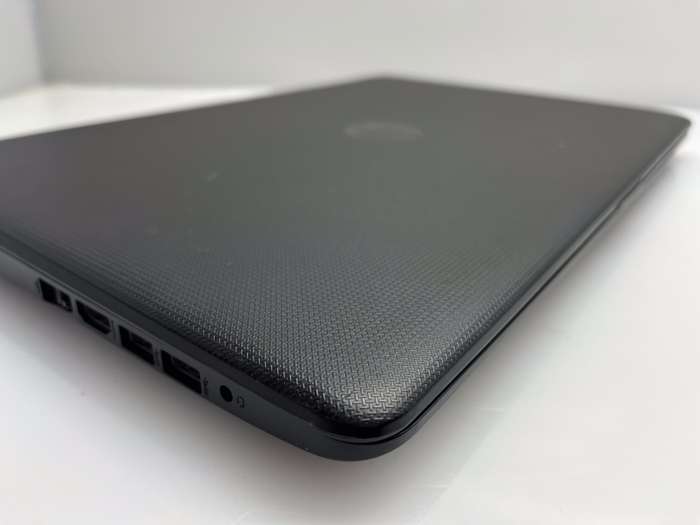 HP 15-bs150ni 5th Gen "Core i3" 2.00GHz 4GB RAM 128GB SSD Black - No Battery And Damaged Hinge