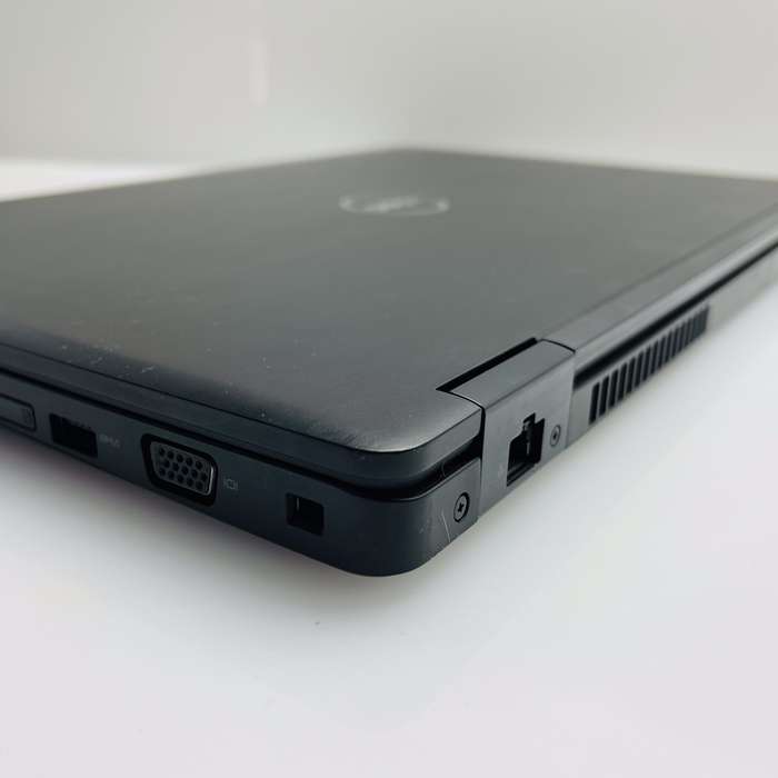 Dell Latitude 5580 7th Gen "Core i7" 2.80GHz 8GB RAM and 500GB HDD Black