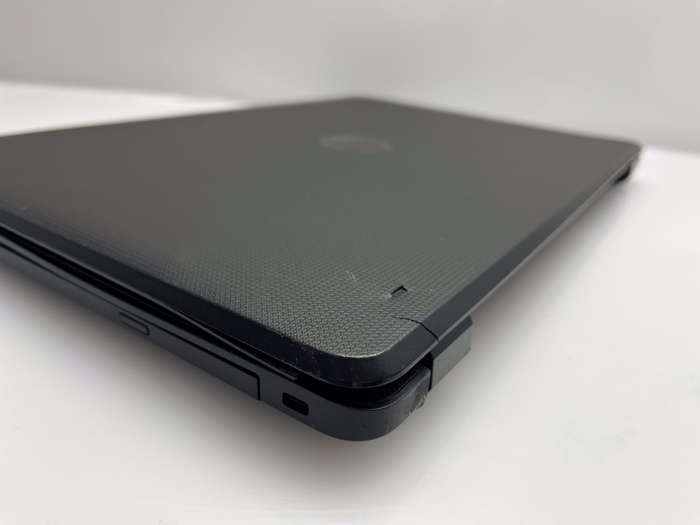 HP 15-bs150ni 5th Gen "Core i3" 2.00GHz 4GB RAM 128GB SSD Black - No Battery And Damaged Hinge