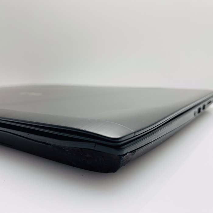 Asus FX502V "Core i7" 2.81GHz 16GB RAM 256GB SSD And 1TB HDD Black - Damaged Casing