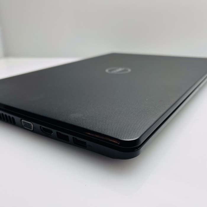 Dell Vostro 15 7th Gen "Core i5" 2.50GHz 8GB RAM 256GB SSD Black
