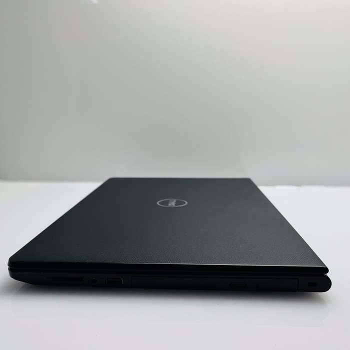 Dell Vostro 15 7th Gen "Core i5" 2.50GHz 8GB RAM 256GB SSD Black