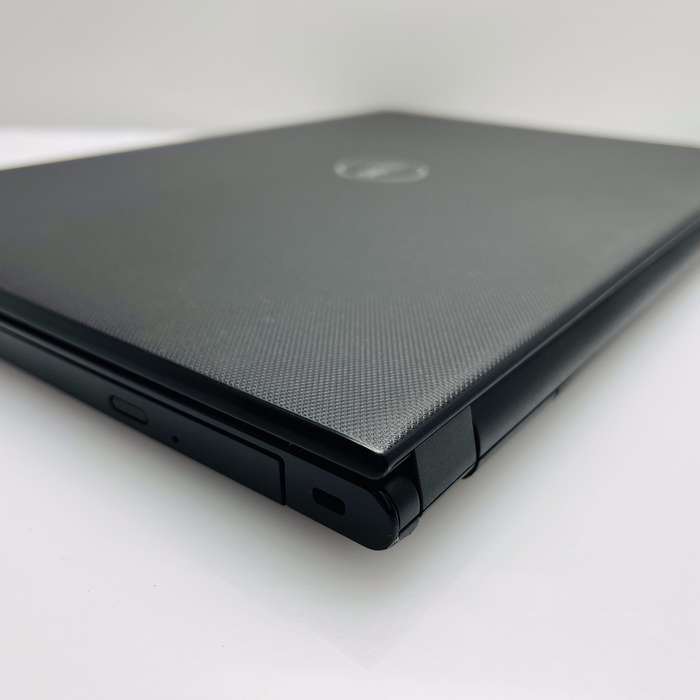 Dell Vostro 15 7th Gen "Core i5" 2.50GHz 8GB RAM 256GB SSD Black