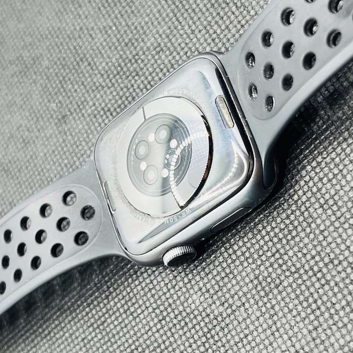 Apple Watch Series 6 Nike 44mm GPS Only Space Gray (3 Month Warranty)