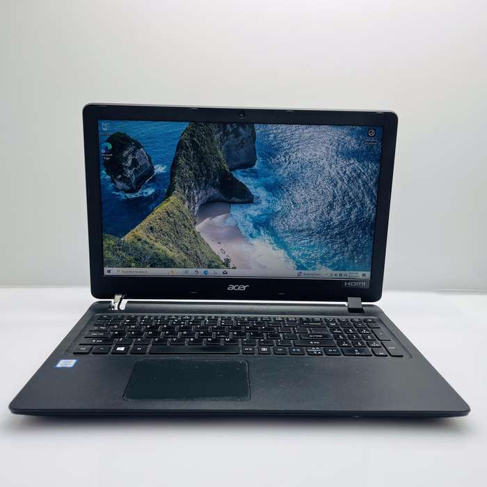 Acer Aspire N16C1 7th Gen "Core i3" 2.70GHz 8GB RAM 256GB SSD Black - No Webcam And Hinge Damage