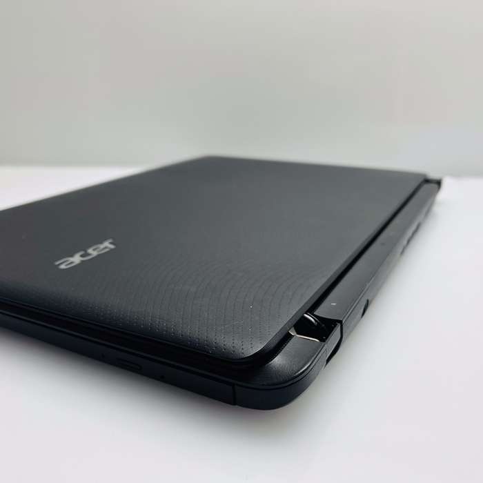 Acer Aspire N16C1 7th Gen "Core i3" 2.70GHz 8GB RAM 256GB SSD Black - No Webcam And Hinge Damage