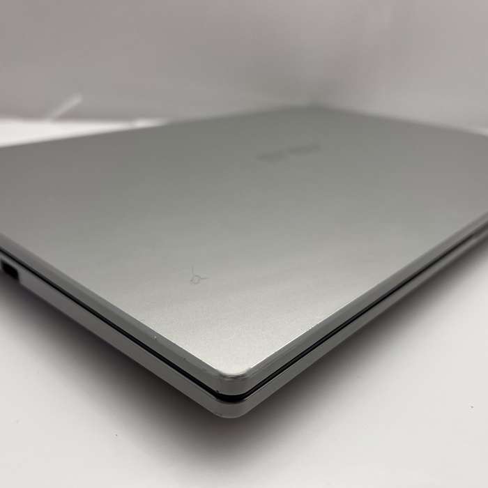 Asus M515U Ryzen 5 2.10GHz 12GB RAM 500GB SSD NVMe Silver (3 Month Warranty)  Minor Bright Spots
