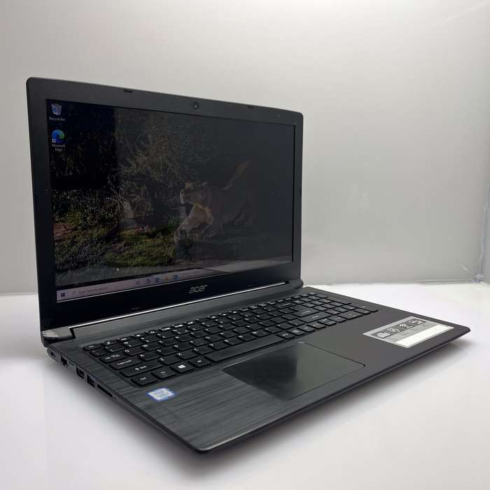 AcerAspire 3 A315-53 7th Gen "Core i3" 2.40GHz 8GB RAM 512GB SSD Black - Damaged Casing And Hinge