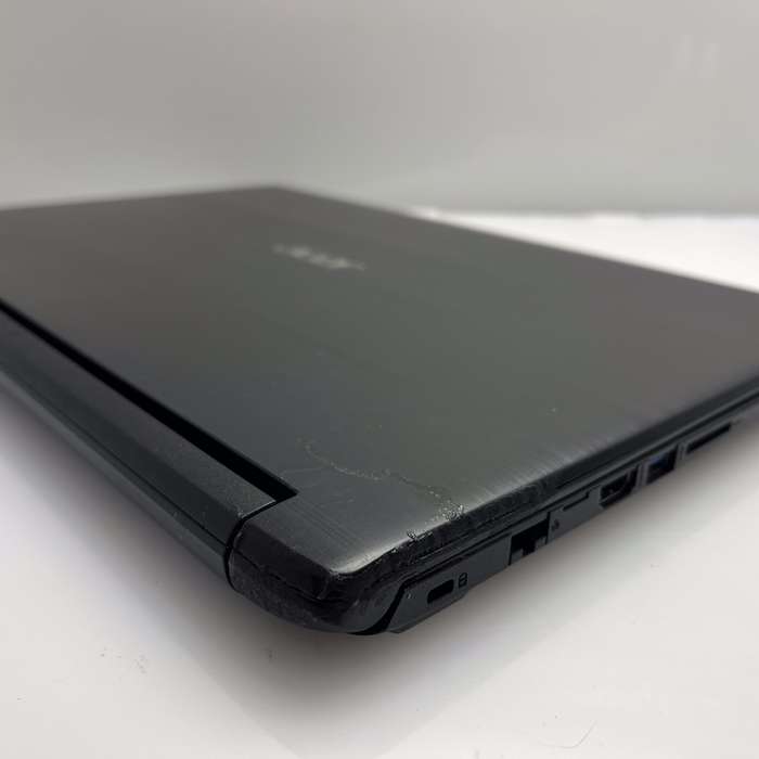 AcerAspire 3 A315-53 7th Gen "Core i3" 2.40GHz 8GB RAM 512GB SSD Black - Damaged Casing And Hinge